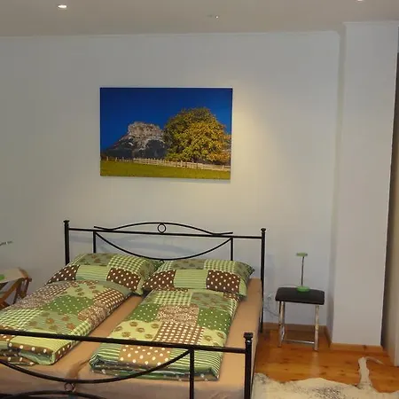 דירה Ferienwohnung Im Dorf *